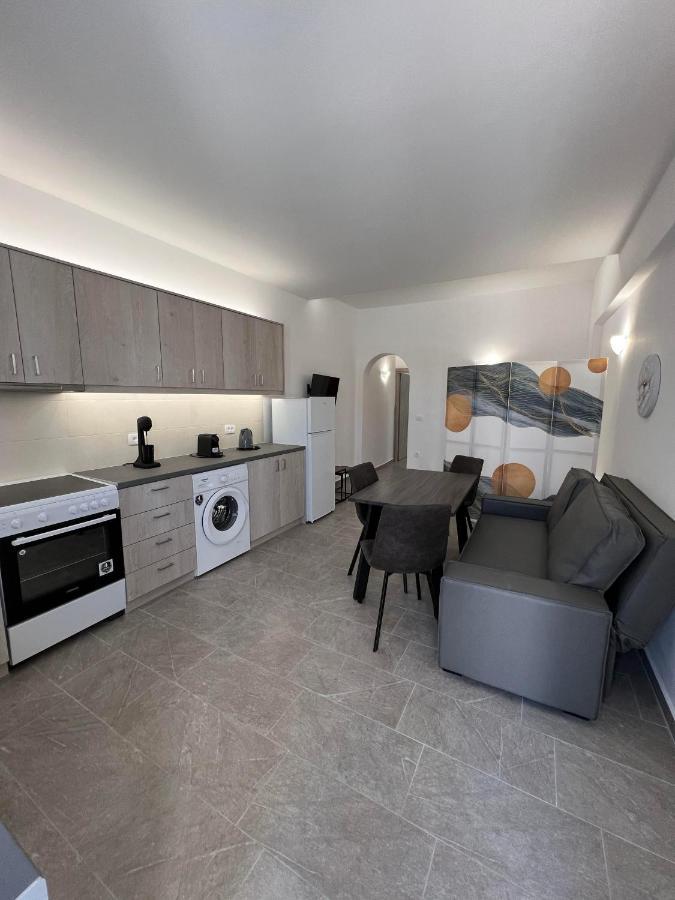 Petit Homme By Andreas Apartment Perissa  Exterior photo